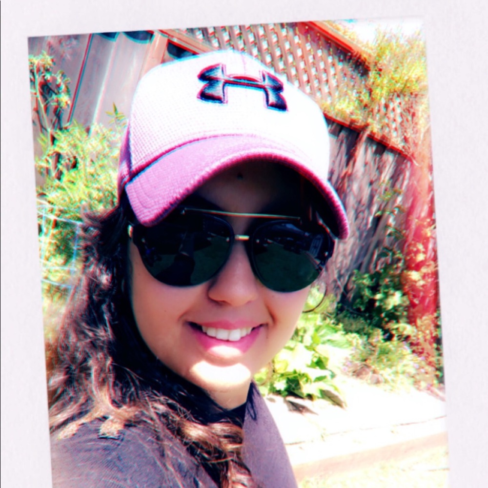 Meet your Posher, Dounia - Picture 1 of 1